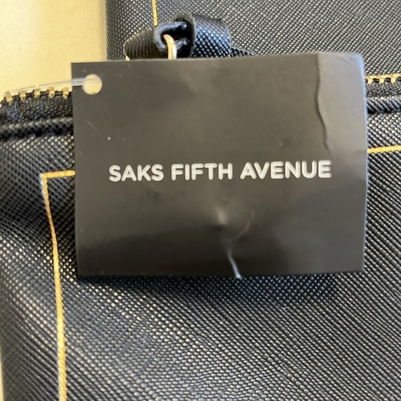 3 SAKS FIFTH AVENUE CLASSY LEATHERETTE POUCHES - Picture 3 of 8